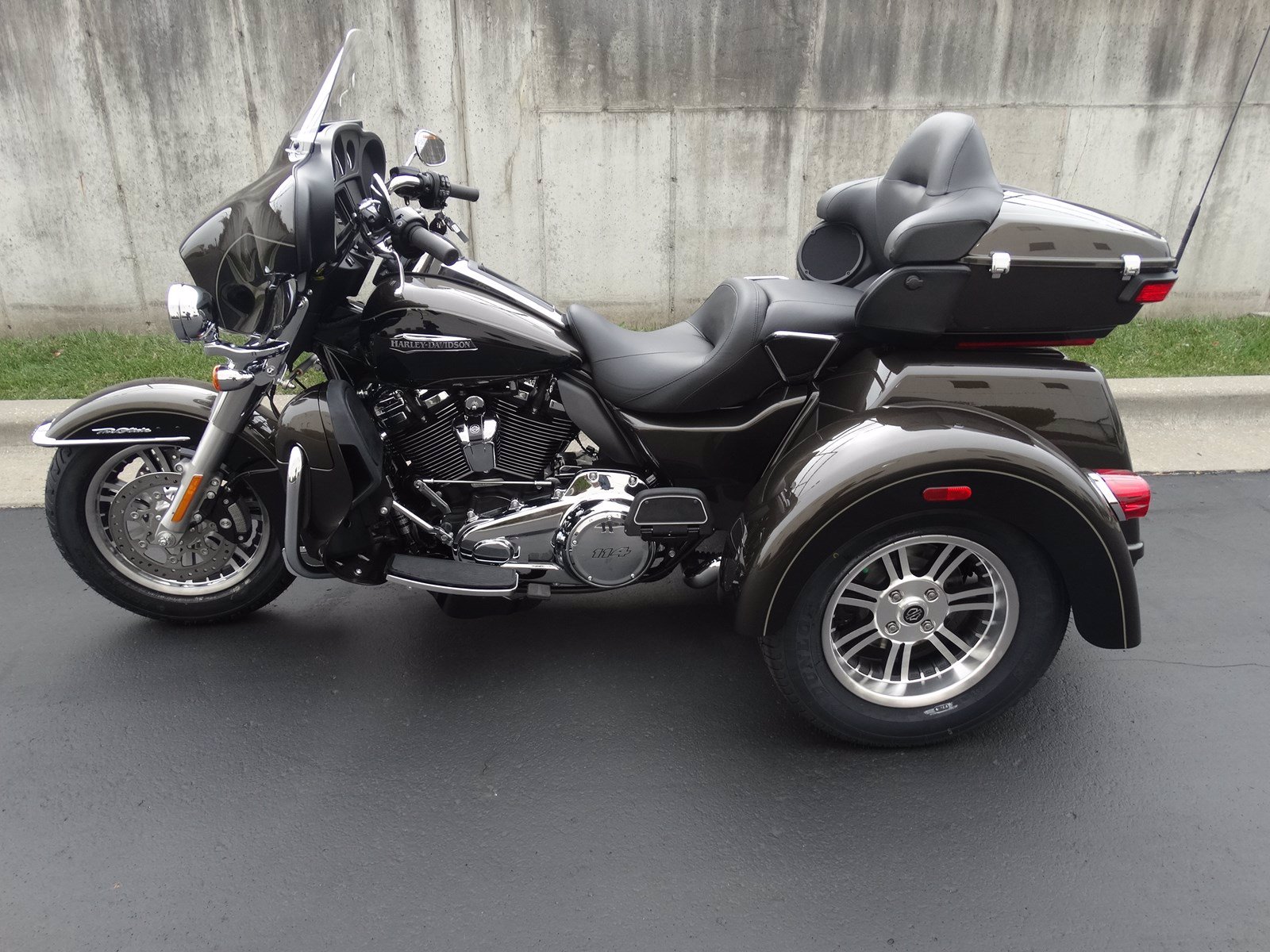 New 2020 Harley-Davidson Trike Tri Glide Ultra Classic FLHTCUTG Trike ...